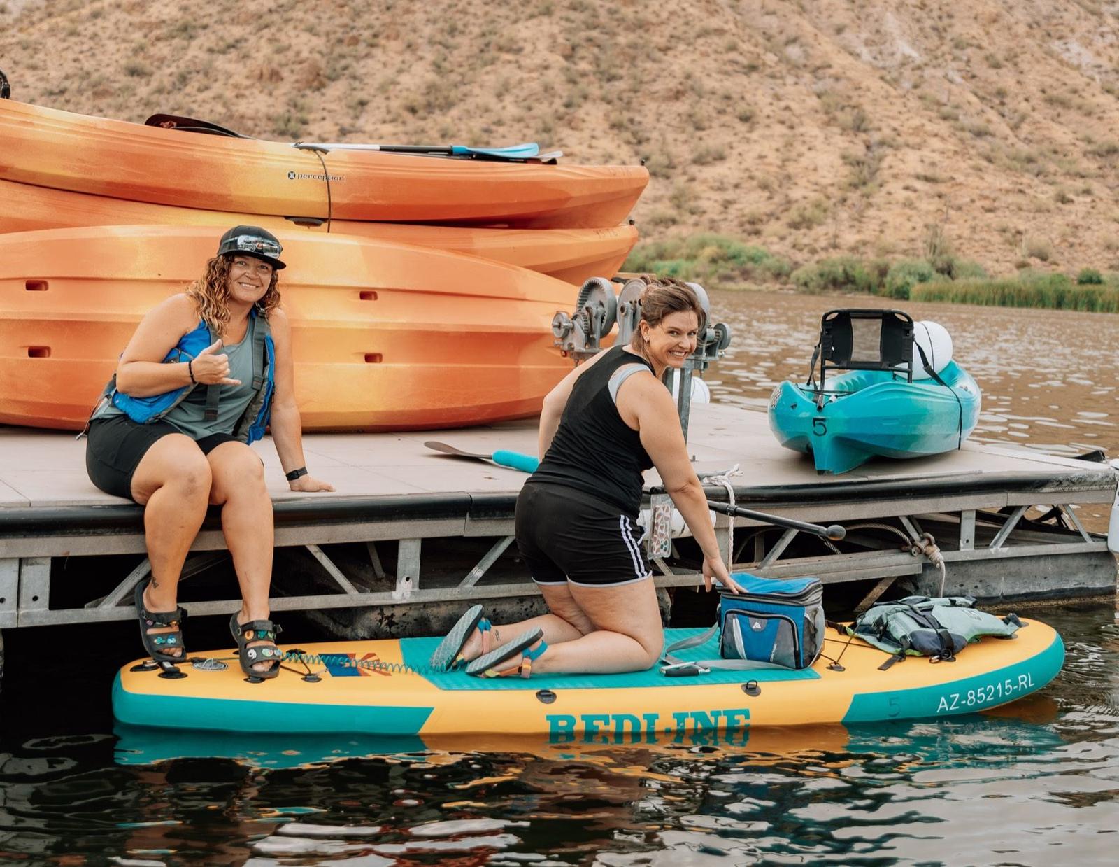Paddlers getting ready on the dock at Canyon Lake Marina